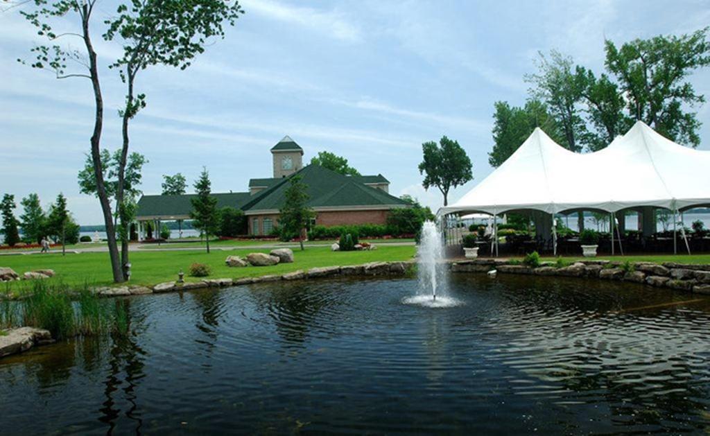 Chateau Vaudreuil Exterior photo