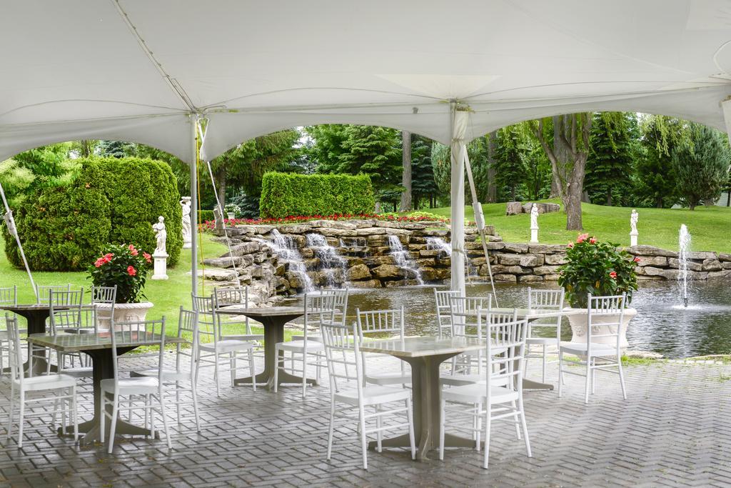 Chateau Vaudreuil Exterior photo